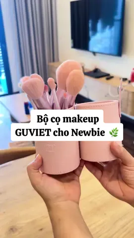 Bộ cọ GUVIET phù hợp cho newbie nhé . Hình thức lẫn nội dung điều xứng đáng fomo 💋💄👉 #Tuhocmakeup #MakeupChoNguoiMoi #comakeup #comakeupcanhan #comakeupguviet 