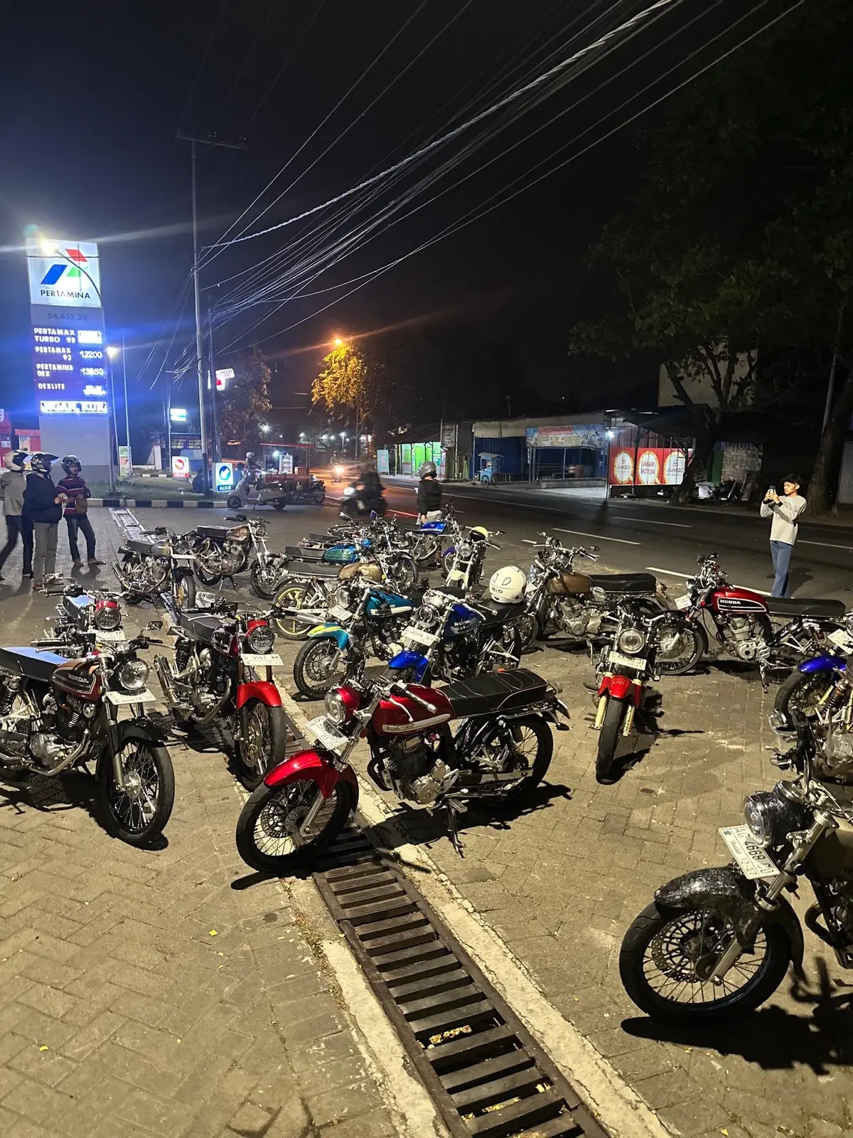 asik poll🤩 @CBEMJEKAstyle #foryoupage #cbemjekastyle #icikiwirgank #mojokerto24jam 