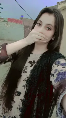 .....👀🙈🥰🖤🌹😘#foryou #foryoupage #trending #👀🔥 #song @tiktok creators 