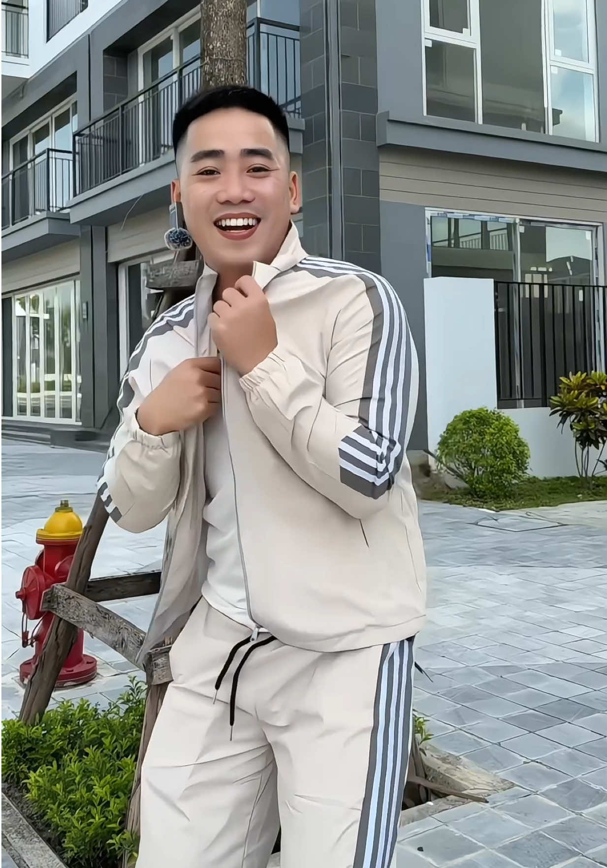 Bộ thể thao nam nữ HAPPYLIVEMALL vải gió tráng bạc thu đông dài tay phối màu thời trang đẹp cho anh em#bothethaonam #happylivemall #bothethao#bogiothethao #ducthanh88888 