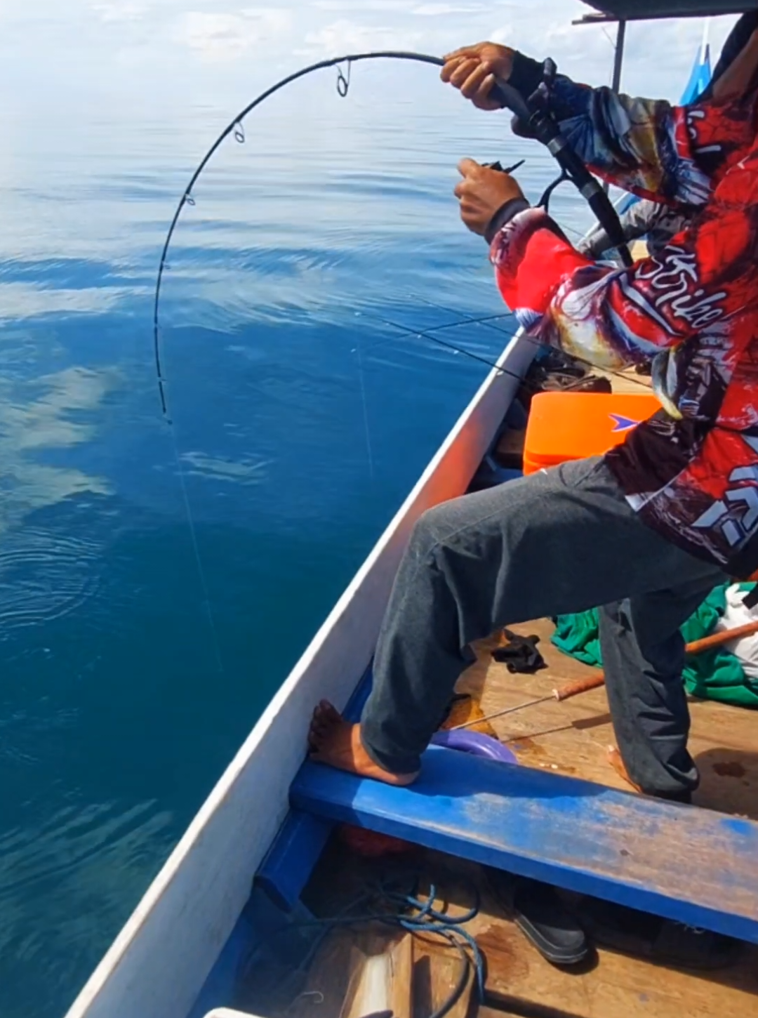 KEKUATAN JORAN HOLLOW 🥵 #hobymancing  #seafishing  #mancingtiktok #fyp  #joranmelengkung 