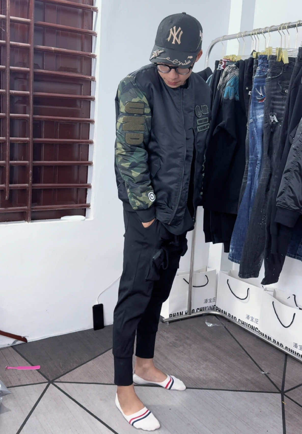 Khoác Bape & Jogger Túi Hộp Cập Bến Tại Sốp😁