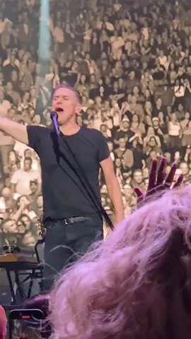 #rollwiththepunches  #bryanadams @Bryan Adams 