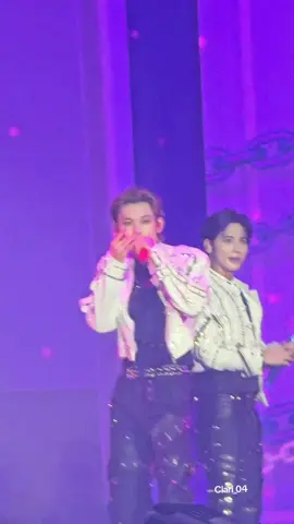 I love this dance  #txtconcert #txtworldtouracttomorrow  #yeonjuntxt 