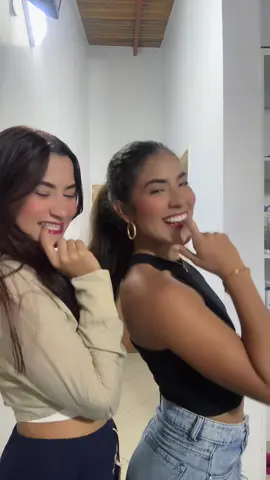 Nuestro trend, definitely❤️ @anna:) #newtrend #paratiiiiiiiiiiiiiiiiiiiiiiiiiiiiiii #fyp #amigas #trend 