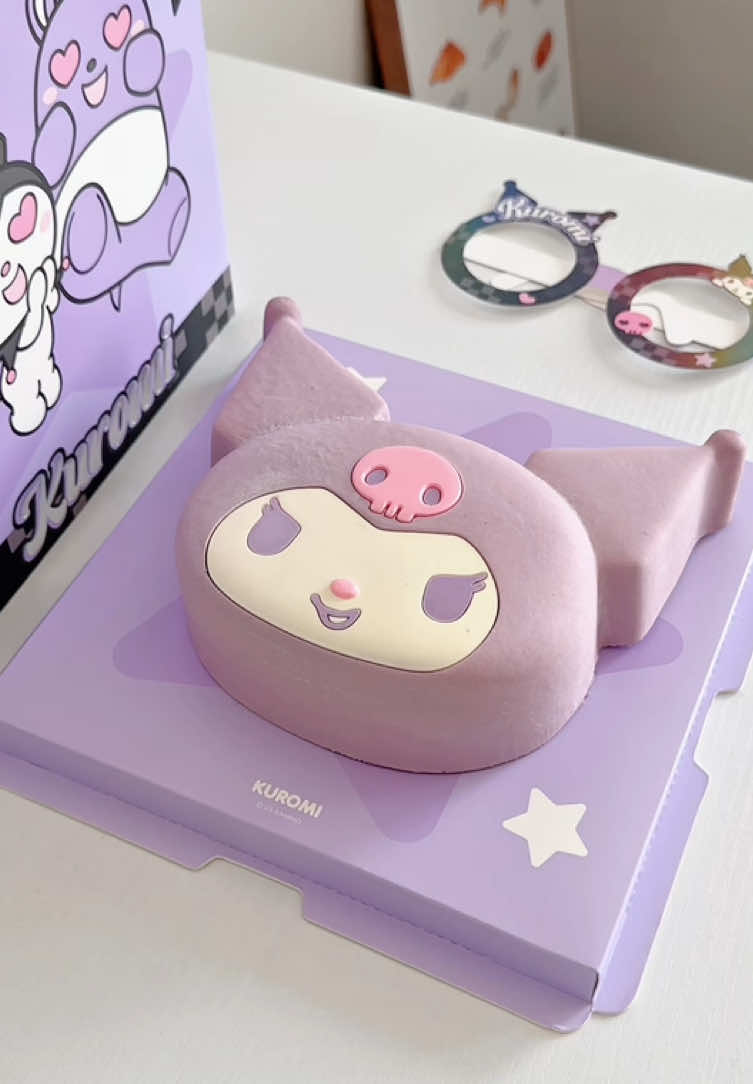 Eat kuromi cake with me.🩶#asmr #asmrfood #satisfying #tiktokfood #kuromi #cake 