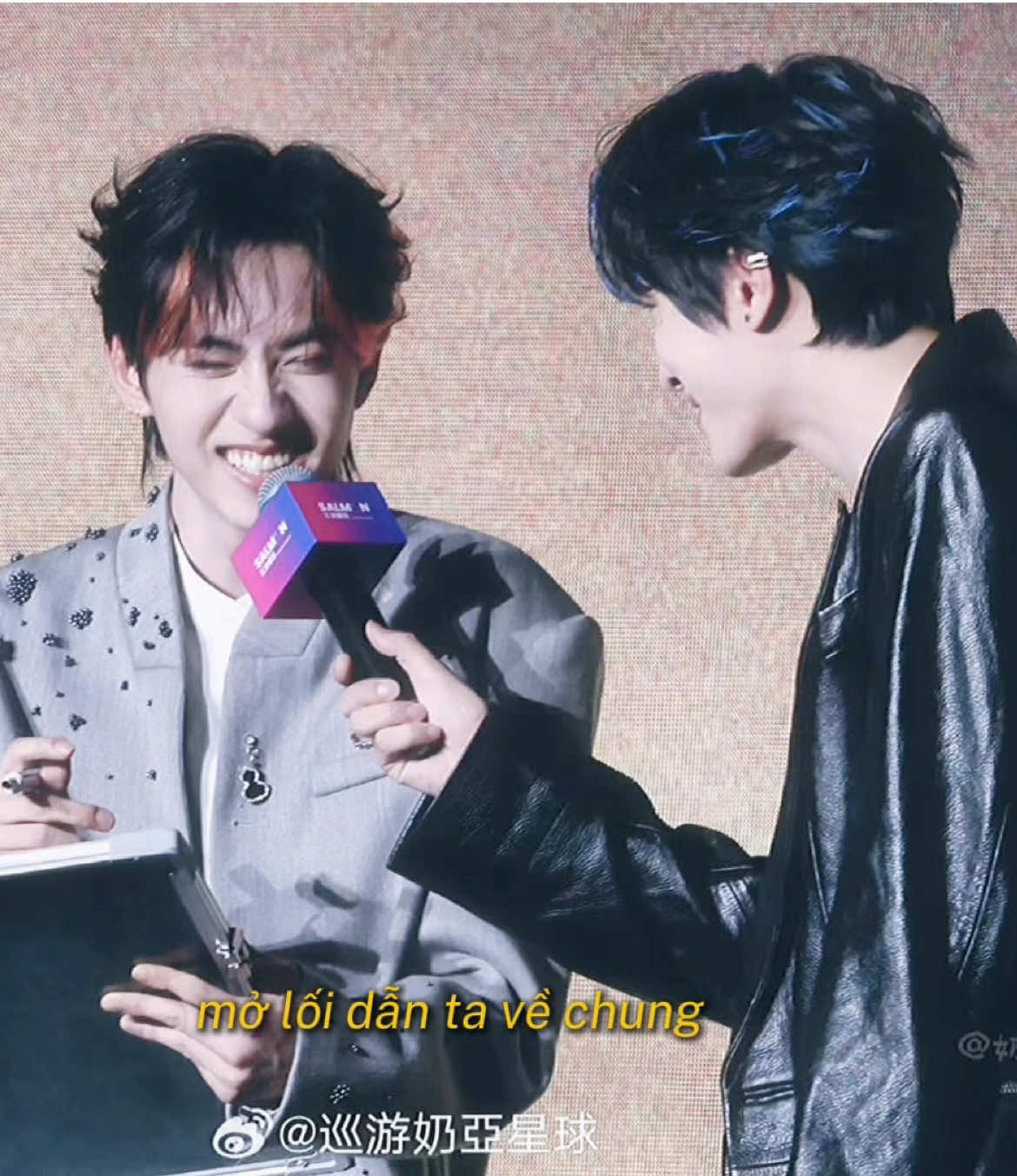 Năm 19, 20, 21 tuổi của Hiên Thừa đều có Triển Hiên bên cạnh, nhiều năm về sau nữa cũng vậy nhaaa. Con số có thể thay đổi nhưng người bên cạnh, đồng hành với Hiên Thừa sẽ luôn là anh nha anh Hiênnn #zhanxuan #liuxuancheng #zhancheng 