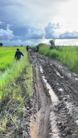 អ្នកខ្លាំងប្រើតែEt ក៏អាចយកឈ្នះZtដែល Ztជាប់ផុងរហូត#et #តាកុងបែកអាចម៍ #មើលហើយlikeផងអ្នកអើយ #គោយន្តអត់ល្បីមកទៀតហើយមេ🇰🇭ៗ 