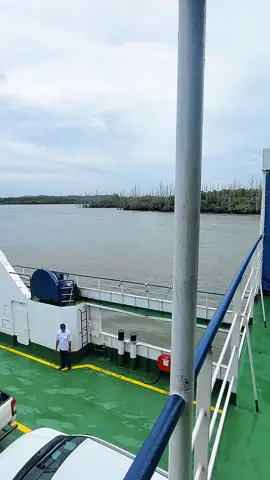 GO to home!!! #telukbalikpapan #pelabuhankariangaubailkpapan #kapalfery 