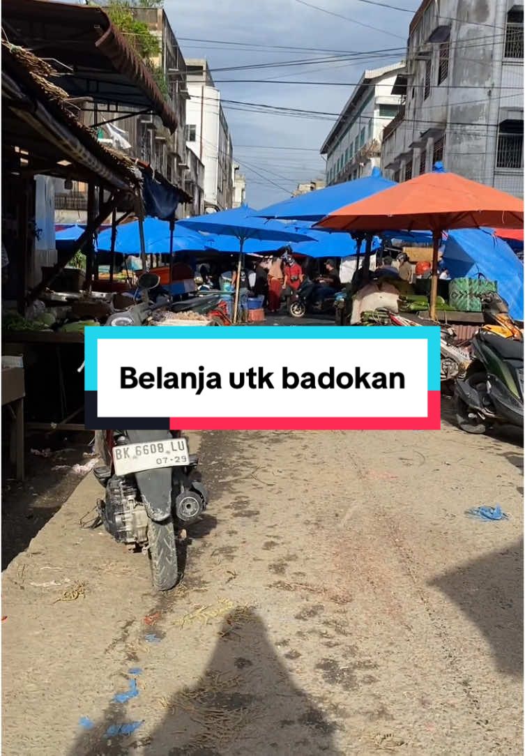 Rutinitas 2 atau 3 minggu sekali sebagai istri rumahtangga yg sholeHah hmm😆🤣 Btw brp cabe tmpt klen moms? #fy #fyp #istri #belanja 