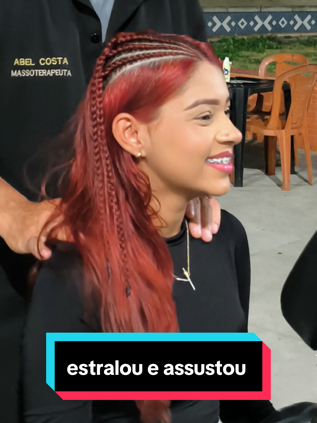 OLHA A CARA DELA! 😲🤯 Tem dor que não aparece em exame. Mas tá ali, todo dia… puxando o ombro, travando o pescoço, pesando as costas. E o pior: vão te dizer que é normal. Que é só cansaço. Que todo mundo sente isso. Mas não é normal viver com dor. E você não precisa se acostumar com ela. Com o toque certo, o corpo responde. E quando a dor vai embora, junto com ela vai embora o peso emocional que você já nem percebia mais. A gente não só faz massagem. A gente ouve, toca e cuida. 📍 Clínica: Av. Monsenhor Tabosa, 304 – Fortaleza/CE 🕒 Terça a sábado | 14h às 18h • Quarta até 22h 📍 Praia de Iracema – Calçadão, em frente ao Veleiro Piatã 🕒 Terça a domingo | 19h30 às 22h 📲 Agendamentos no link da bio Some pain doesn’t show up in exams. But it’s there — pulling your shoulder, locking your neck, weighing on your back every day. And the worst part? People will say it’s normal. “It’s just stress.” “Everyone feels that.” But living in pain isn’t normal. And you don’t have to get used to it. With the right touch, the body responds. And when the pain leaves, it takes with it a weight you didn’t even know you were carrying. We don’t just do massage. We listen, we touch, and we care. 📍 Clinic: Av. Monsenhor Tabosa, 304 – Fortaleza, Brazil 🕒 Tuesday to Saturday | 2 PM to 6 PM • Wednesday until 10 PM 📍 Iracema Beach – Sidewalk in front of Veleiro Piatã 🕒 Tuesday to Sunday | 7:30 PM to 10 PM 📲 Book via the link in bio      #massoterapia #quickmassage #fortalezabrazil #professionalcare #painrelief 