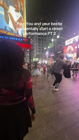 Then the circle formed 😅 #madisonsquaregarden #kaliuchis #pesopluma #nyc #dance 