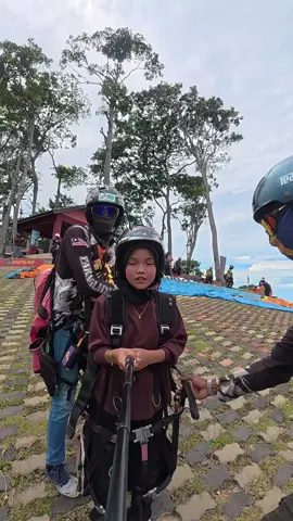 Part 1.. nervous tu mesti ada...#CapCut @shikinhamidchomell_ @3A ADVENTURES PARAGLIDING @Nasree Nas @NF 🕊️ #besutparaglidingpark #3aadventuresparagliding #flyhigh #tandemparagliding 