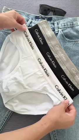 CALVIN KLEIN กางเกงในผู้ชายแพ็ค 3 ชิ้น Icon Cotton Stretch ทรง Hip Brief ##CalvinKlein##กางเกงในชาย