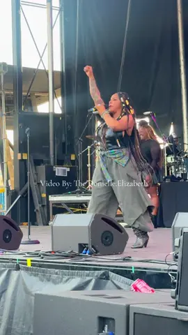@Leela James said what needed to be said 😂 “Black folks sittin’ around while the white folks partying? Put your fist up. Lay down when you dead. Let’s party!” Then slid straight into “Complicated” like the icon she is 🎤🔥 From “You’re the One” to “Complicated” — she gave us soul, energy, and a whole sermon. This is why I show up. This is for the culture. #LeelaJames #Complicated #YoureTheOne #BlackJoy #LiveMusic      