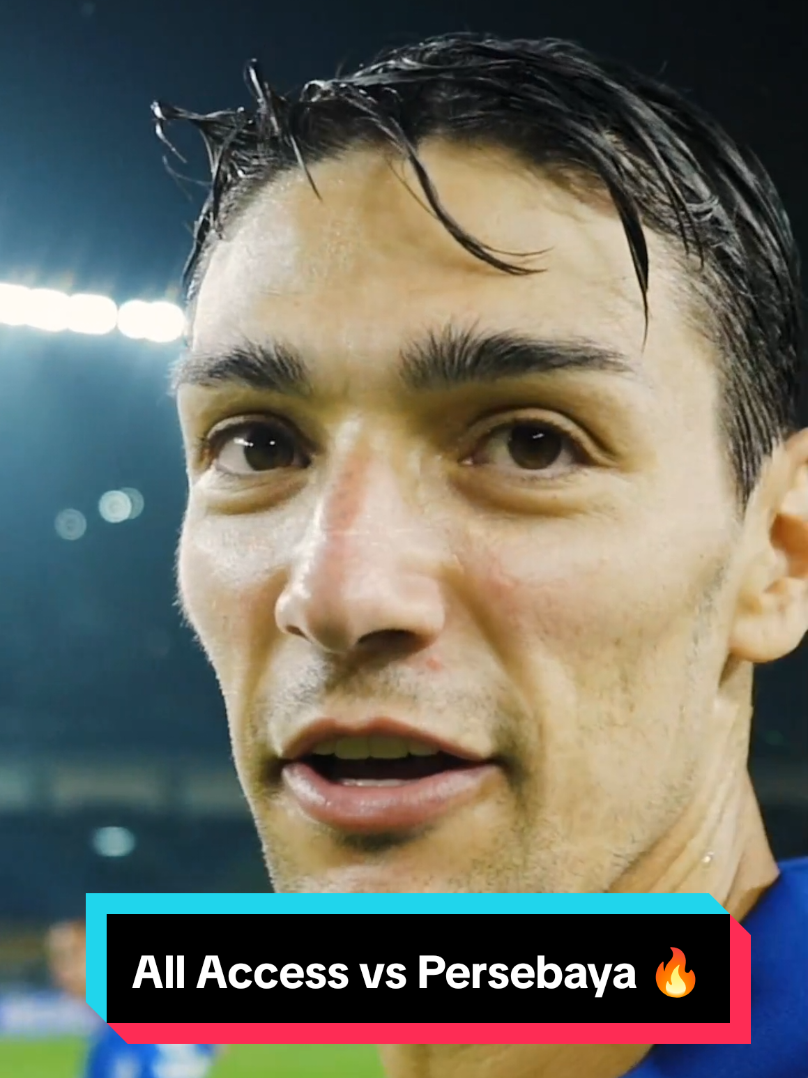 Federico Barba, Thom Haye, Eliano Reijnders dan Andrew Jung mengawali debutnya di kompetisi sepakbola Indonesia saat #PERSIB menghadapi Persebaya di GBLA.  Debut yang istimewa untuk mereka karena berhasil mempersembahkan tiga poin di depan puluhan ribu Bobotoh yang selalu mendukung meskipun hujan deras mengguyur GBLA. Selengkapnya All Access hanya di PERSIB TV 🎬 #WeArePERSIB