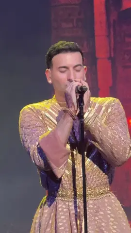 Shiv Tandav strikes ✨🕉️🔱🎶🔥 The final piece @Rishab Rikhiram Sharma played left the entire crowd in chills… we were all completely lost in his music. His authenticity, his soul, his pure magic came alive in every note. What a rare talent, what a shining gem ✨ He plays sitar for mental health, which makes the experience even more powerful. If you ever get a chance to witness his show live, don’t miss it. Some experiences are meant to be felt, not just heard.#harharmahadev #divine #sitarformentalhealth 