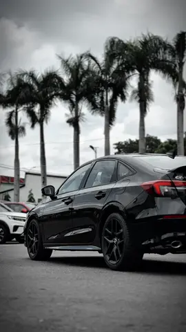 Nếu được chọn lựa, bạn có chọn Honda Civic Rs Full Black này không? #mrlinhhonda#honda#hondacivic#civic#civic2025#civicrs#civicturbo#xuhuong  