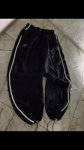 gercepin woy stocknya ngga banyak ni🤩🫵🏻#fyp #foryoupage #celanamenyala #celanaparasut 