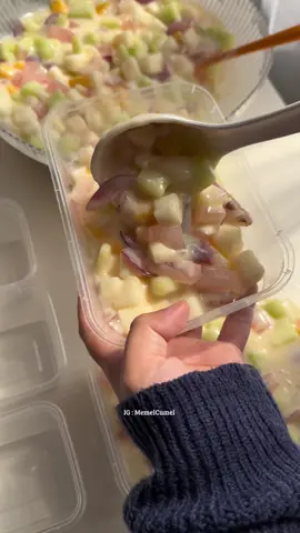 Nyoba bikin salad buah di campur sama jelly #adayinmylife #saladbuah 