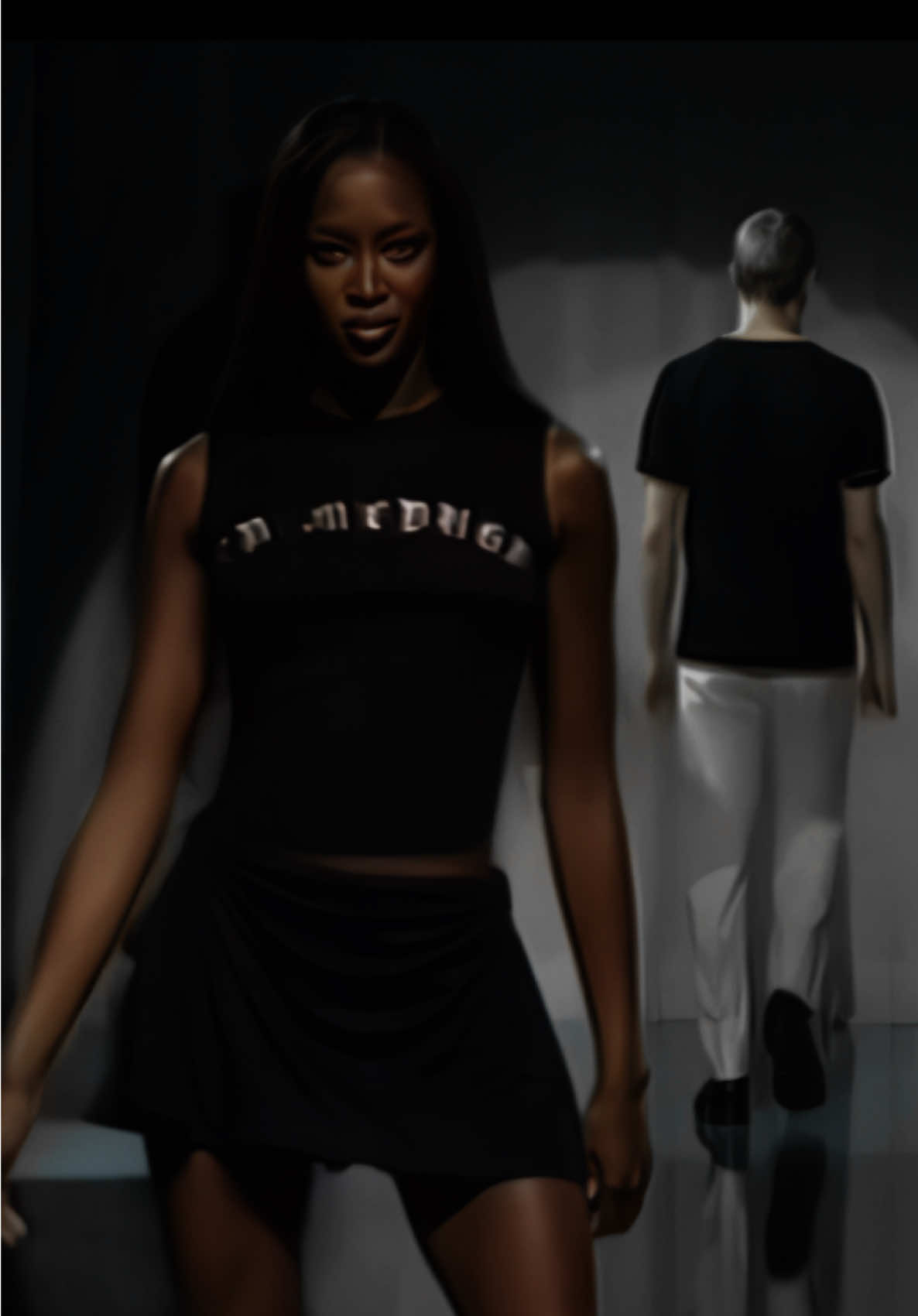 #naomicampbell for #versace mens S/S 2000 | #2000s #Runway #model 