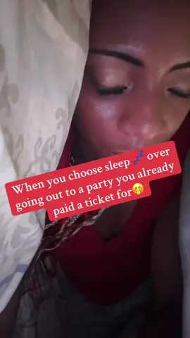 Seriously, came back in the house after dropping my baby off and went to sleep and now I’m waking up like party over 🤭😂😂 #relatable or na