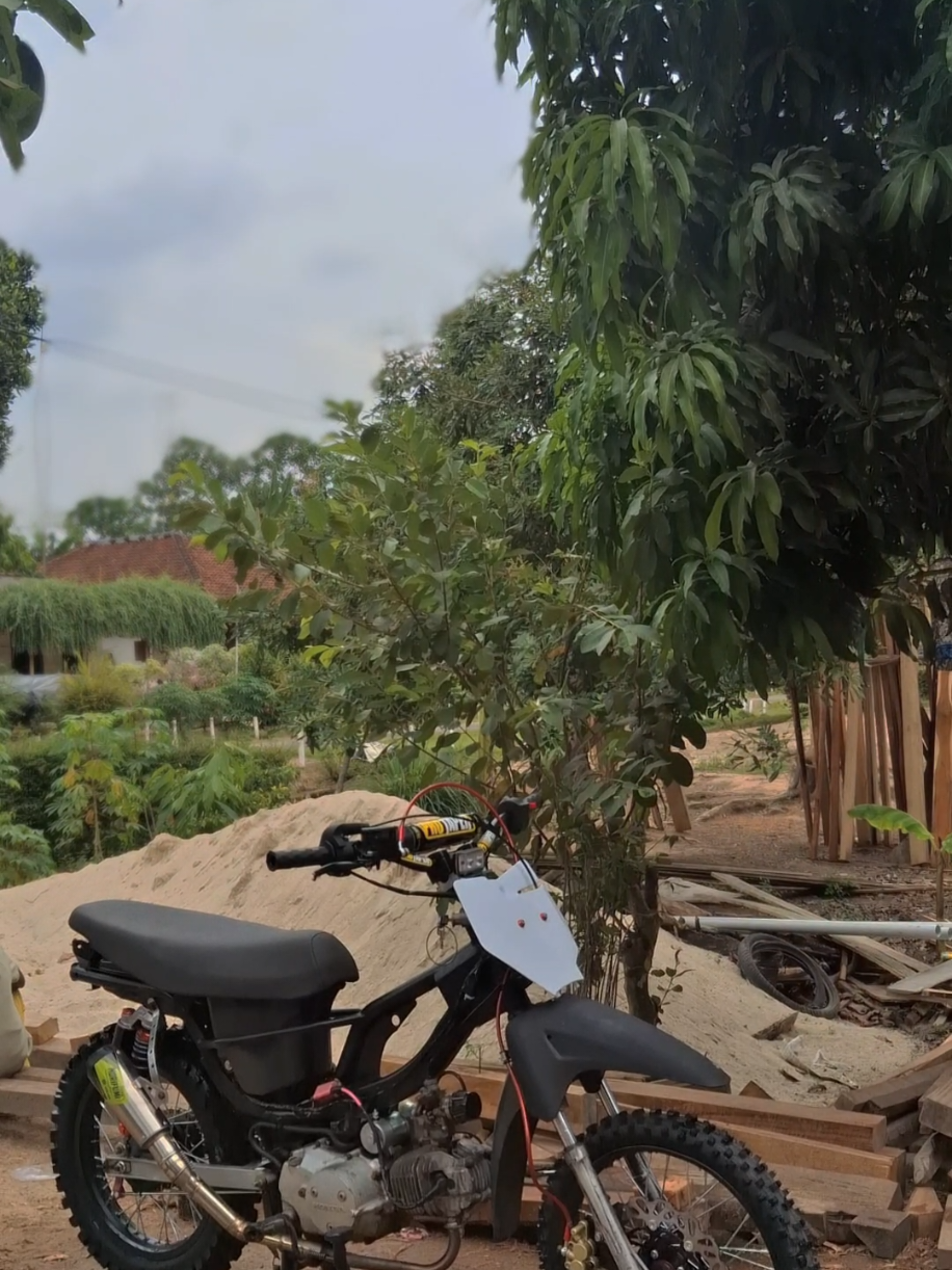 tunjukan pesona motor kesayanganmu👋#rbtindonesia #karisma125 #lampungtiktok #fyp #CapCut 