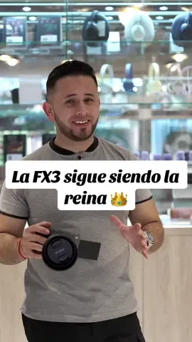 Gran parte de las  cámaras Sony están hechas para aquellos creadores que buscan practicidad y velocidad, teniendo en cuenta que en este nuevo mercado lleno de competencia, necesitas dar contenido de calidad pero también ser ágil, y para eso está Sony 📸  #fx3 #cine #video #sony #alpha 