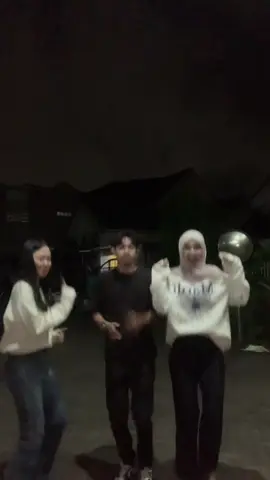 jogging malam 🥴