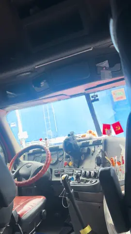 30t đang vất vả bon chen với đời 💪💪💪#laixecontainer #láixeantoàn 