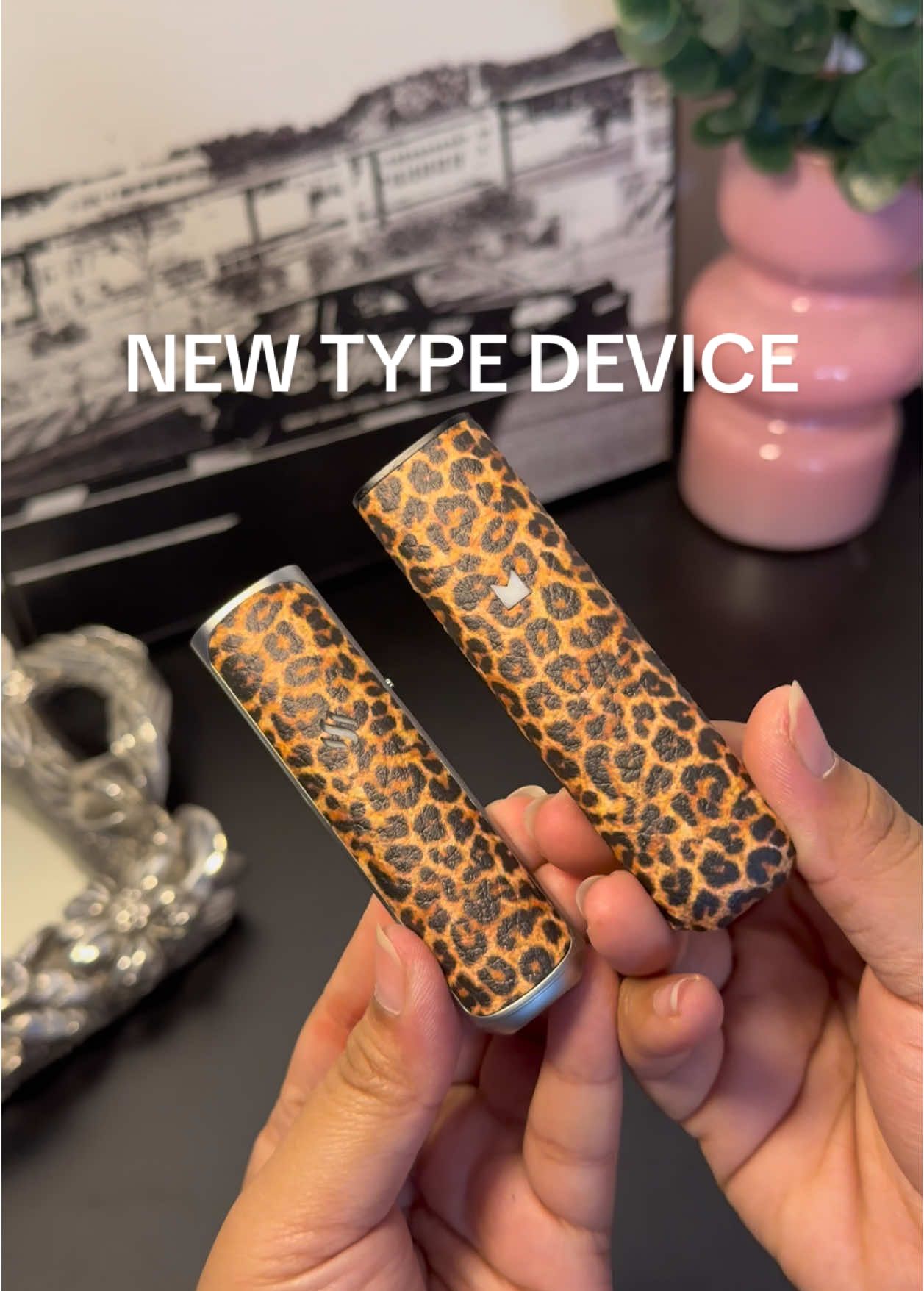 ✨ NEW TYPE ALERT ✨ Sekarang giliran TRML T28 & Movi Mark Zero yang dapet sentuhan skin kece! Dari polos ➡ elegan ➡ full style. Udah siapin device lo buat glow up? 🔥 #FeelTheSkin #RedbynessNewDrop #trmlt28 #movimarkzero 
