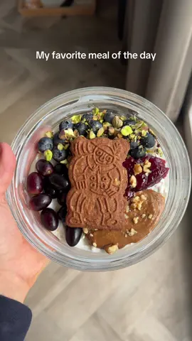 I love my morning yoghurt bowls 😭🫶🫶 deze is met kwark genaakt ipv yoghurt want eiwitten en prijs :) #breakfast #foodart #asmr #yoghurt #yoghurtbowl 