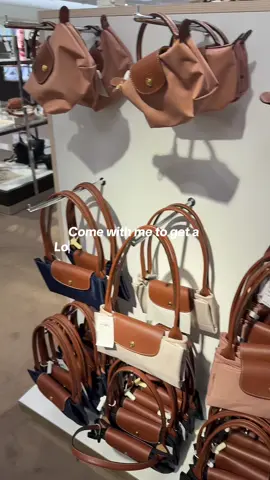 Longchamp for college!!! #longchamp #longchampbag #college #collegebag #shopping 