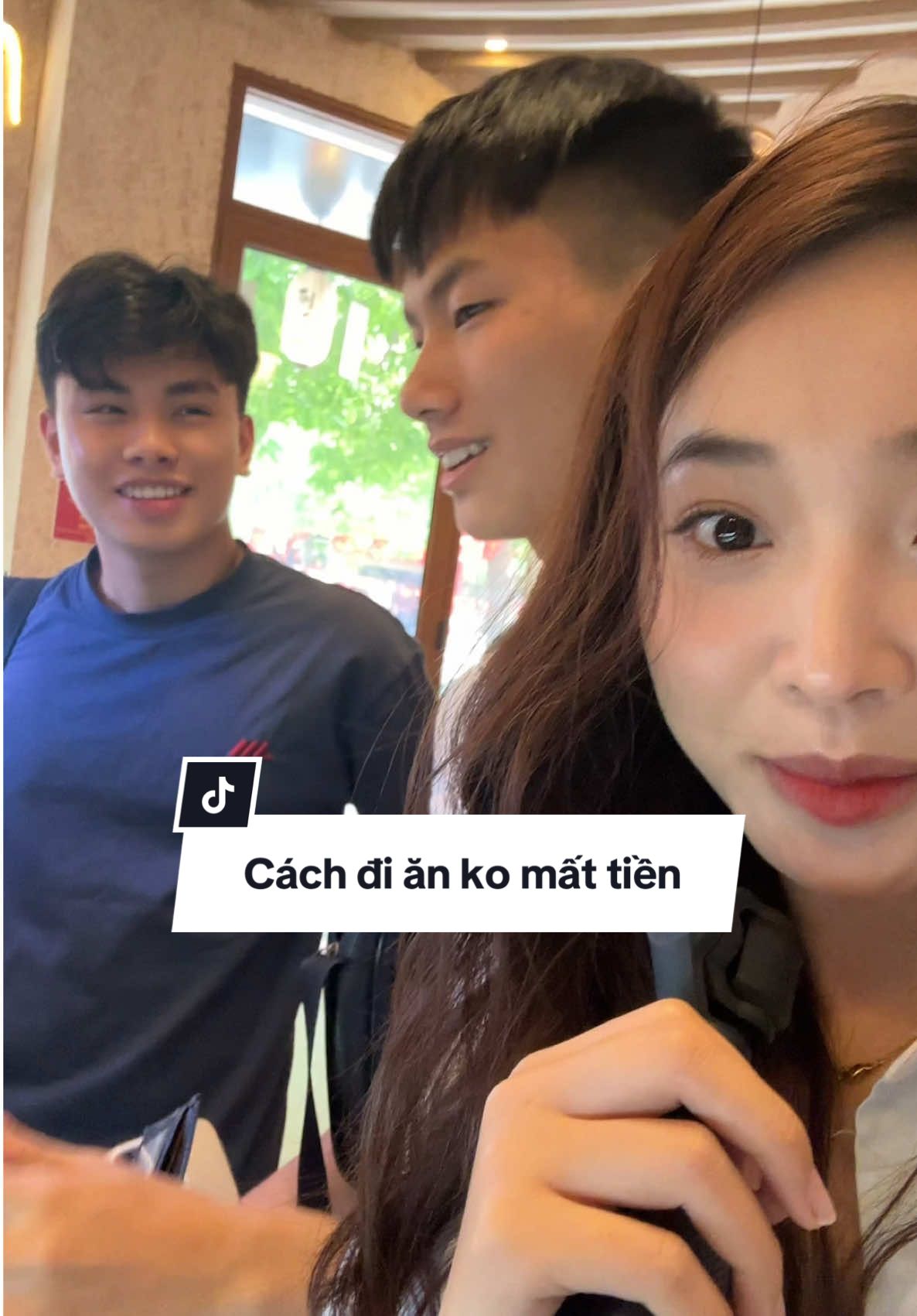 Cảm ơn 2 em @HOÀNG CHĂM CHỈ @Đạt Nỗ Lực về bữa ăn nhé hihi. Lần sau cứ phát huy 😂 #hienhaynoi #xuhuong #hoangchamchi 