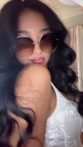 feeling like someone’s hot tia in these 🙂‍↕️@Avialas #sunglasses #fashion #avialas #glasses 