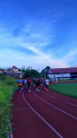 Hii guys! Join our community runs in Karipas Run Club! Schedules are posted on our facebook page and Instagram account!                                                             #fyp #Running #krc #runclub #track 