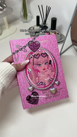 The prettiest book ever!!! #makeuppalette #makeup #igoodcomakeupbook #makeupbook #makeuptips 