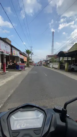 Vario + kowe + jajan ning pasiraman #pekuncenpride #banyumaspride #pekuncenstory #pekuncen #ngapakstory 