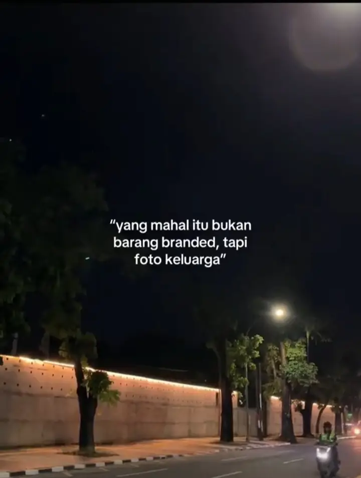ini foto nya pakai HP nokia lama ya🥰🙏