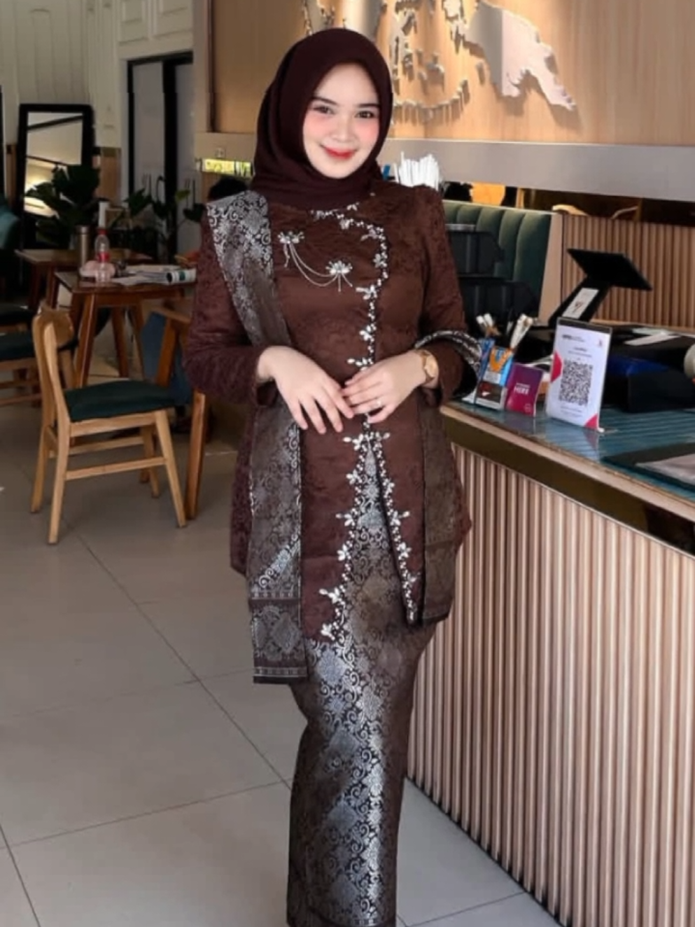 pecinta mahogany merapat!!! kapan lagi,bayar 100 ribuan bisa dapet set kebaya mahogany super cantik 😍🫶🏻 *Spill 👉🏻 @gombalan1922  #setkebaya #mahogany #kebayajanggan #kebayamodern 