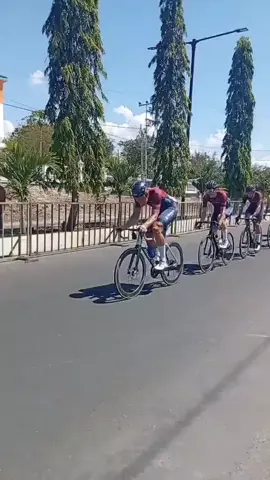 Toer de Entete Etape ke-4 Dari Tanarara menuju kota waingapu....