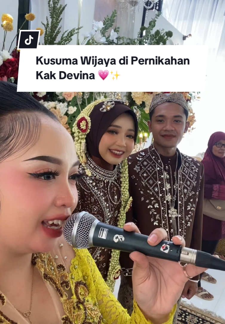 Selamat atas pernikahannya kakakk @Dee , semoga bahagia selalu, Samawaaaa💗💗💗
