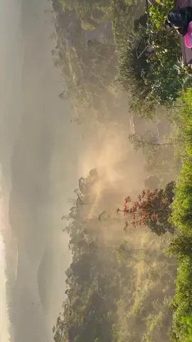 view nya bener-bener bagus pwoll🥹 #sunrise #sunrisepointcukul #fyp #pangalengan 