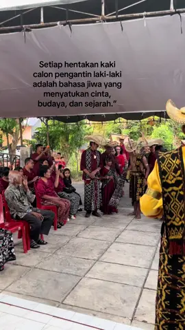 #adat#adatrote #tariantradisional #pinangan #marriageproposal #rote #rotendao @Destryyy_ @angky.mata 