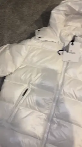 The white moncler you can’t get much cooler than this #moncler #blowthisupforme #fyp #goviral #makemefamous 