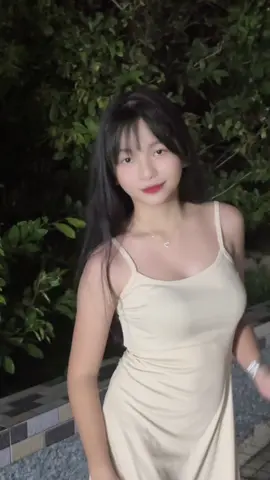 Nắng còn hồng, môi còn nồng :))