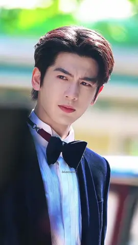 Qingyi menggendong kekasihnya untuk menikah dengan kakaknya😭😭😭  #zhanglinghe #cdrama #overdo #murongqingyi 