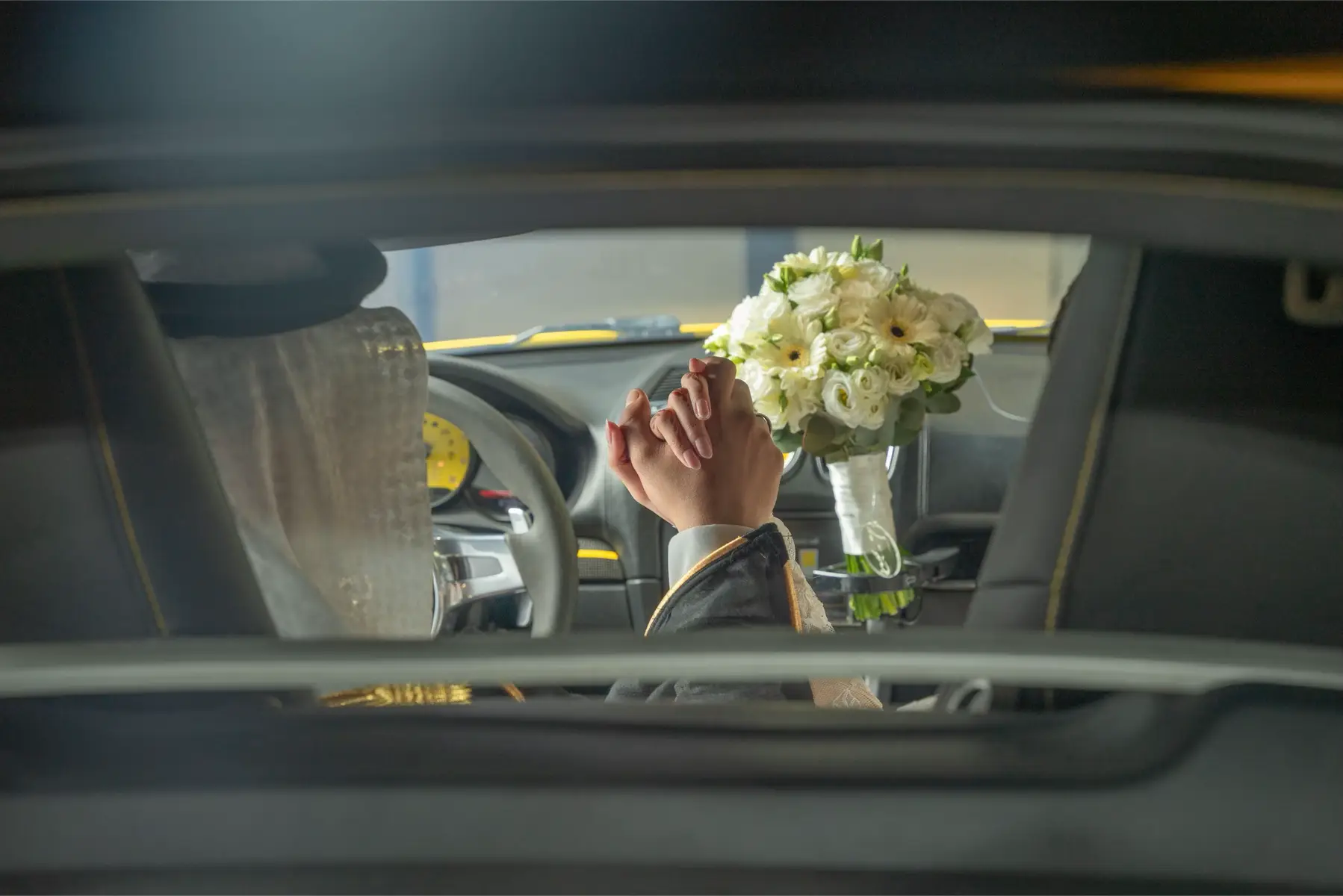 لقطات من تصوير زواج عروستي ، الله يبارك لهم يارب✨💛  النتاايج خيال🔥!  #اكسبلور #تصويري📷 #زواج #ورد #سيارات 