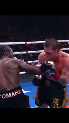 “Bud was running the whole fight” 🤣🤣 Terence Crawford sitting in the pocket with Canelo and winning exchange #boxing #crawford #boxeo #canelo #fyp 