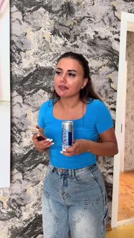 Sizinde hansisa paltarinizi mamaşa yox eliyib?😂